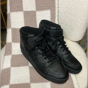 - Adidas Men's Forum Mid Sneaker - Size 13 -